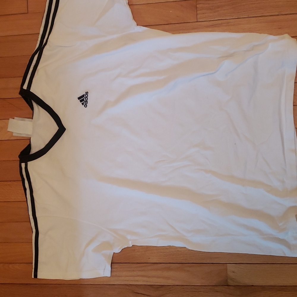 ♥️Adidas Black Stripes Tshirt XL Ladies Cut♥️